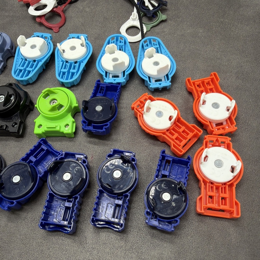Beyblade Ripcords & Launchers Lot - Picture 7 of 9